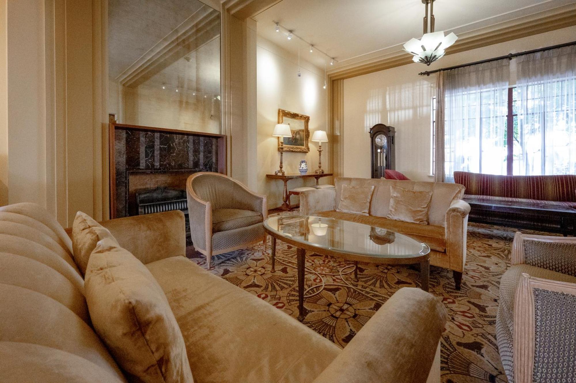 The Baroness Hotel Сиатъл Екстериор снимка